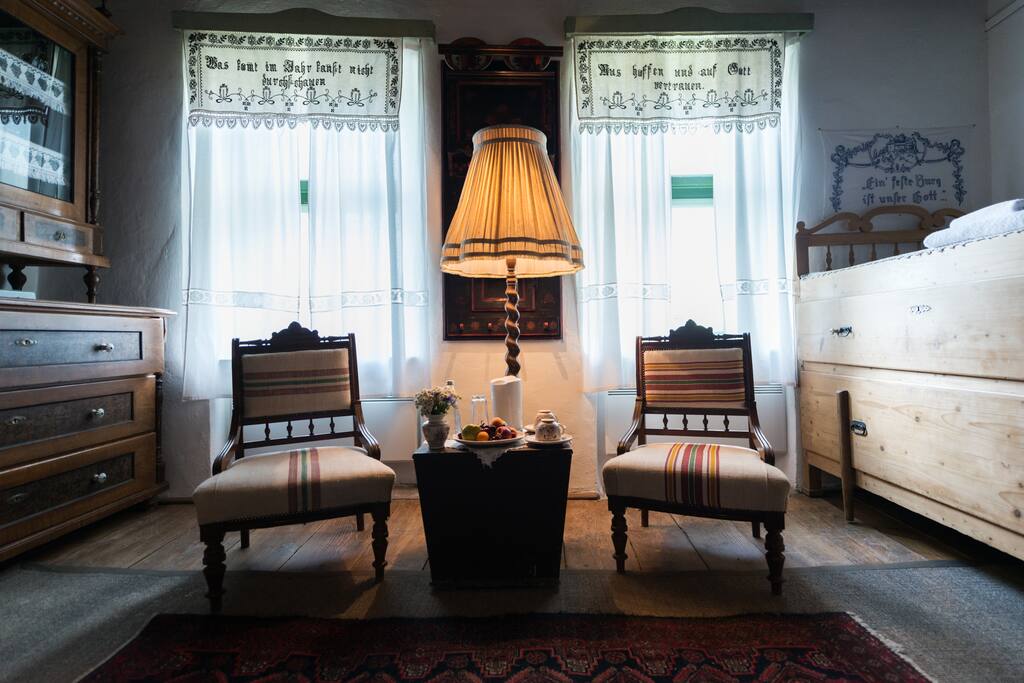Schlafzimmer mit Doppelbett