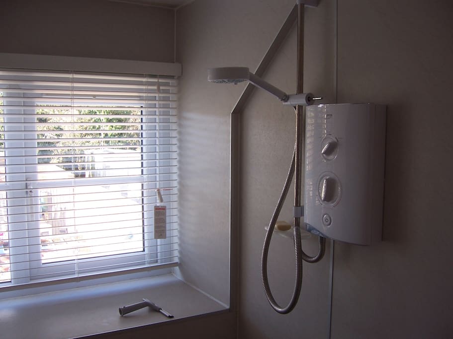 modern shower-room