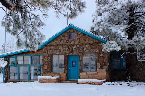 South Rim Grand Canyon NP Cottage on Rte 66