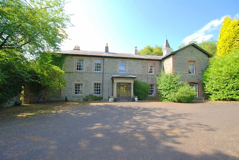 Country Hall for family gatherings and groups!
