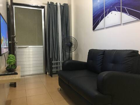 2BR 1CR FastWiFi Netflix Parking Kitchen (E)