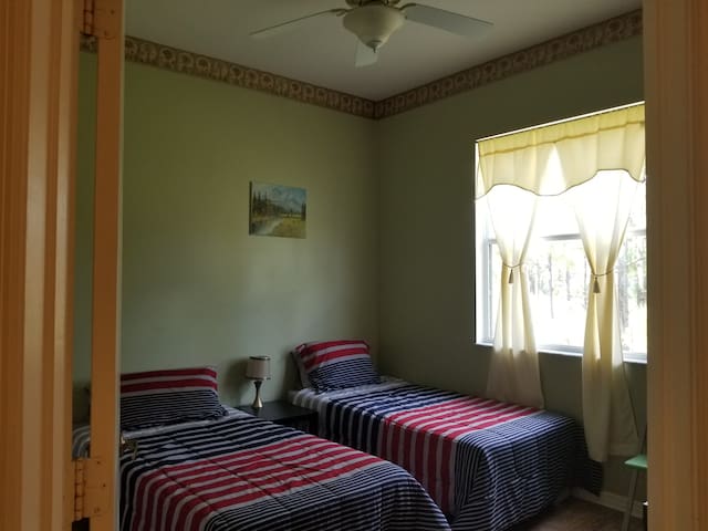 Airbnb Ave Maria Ferienwohnungen Unterkunfte