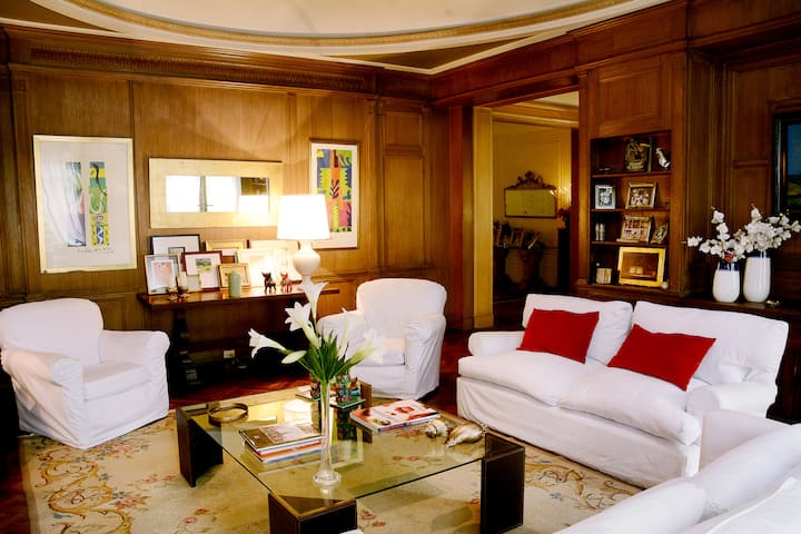 Apartamento de cinco dormitórios em Recoleta