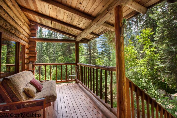 Log Cabin Living With Wifi Privacy Hot Tub And Near Hiking