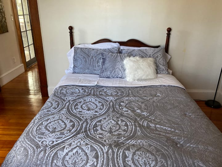 เตียงคู่ชั้นแรก