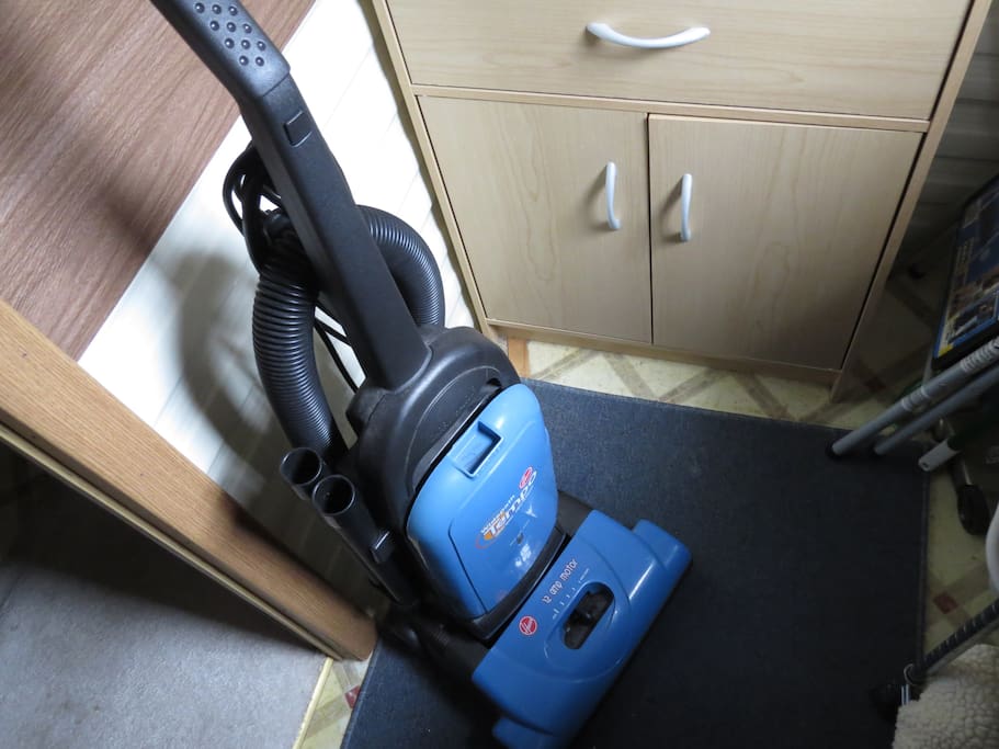 Good vacuum and multiple cleaning supplies