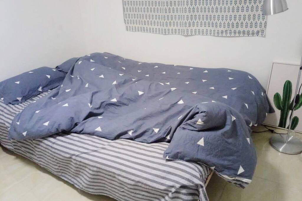 1.5*2的双人实木大床