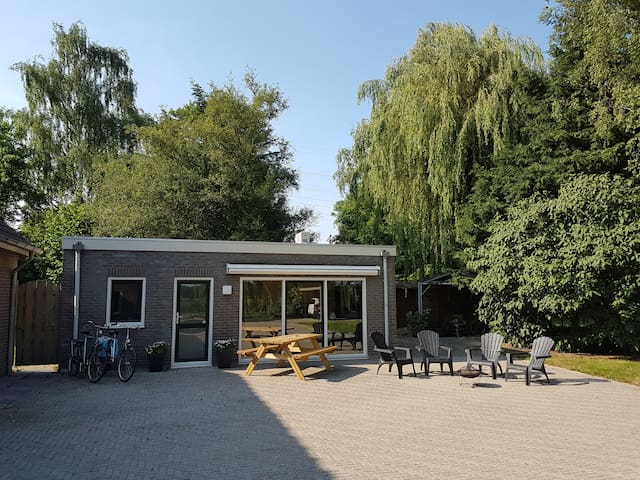Private guesthouse, sleeps 4. Ideal for cyclists.