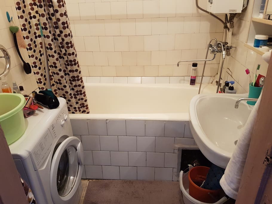 Bathroom with washing machine