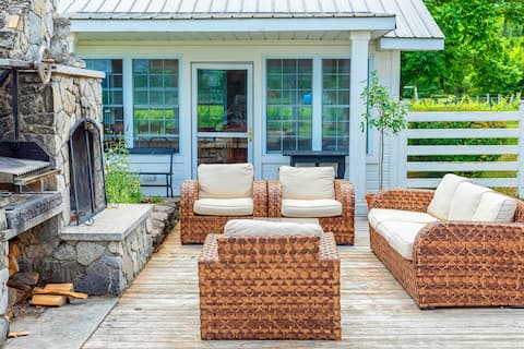 CRESSY HOUSE - WATER FRONT & POOL