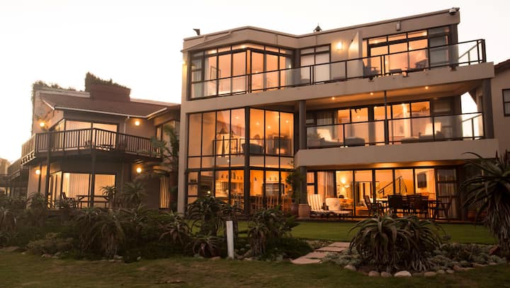 Supertubes Beachfront Villa -16 Pepper street