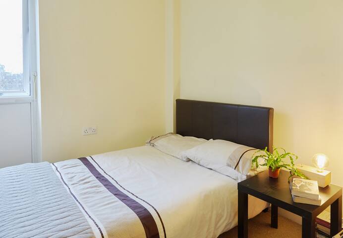 Lovely, modern 2-bed apartment near Crystal Palace gallery image 4