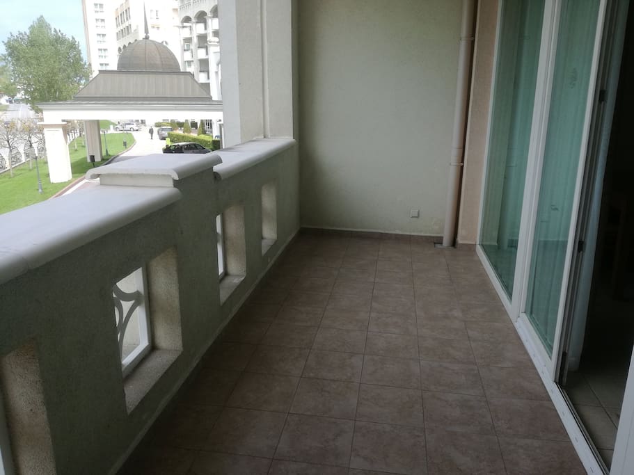 To show balcony size