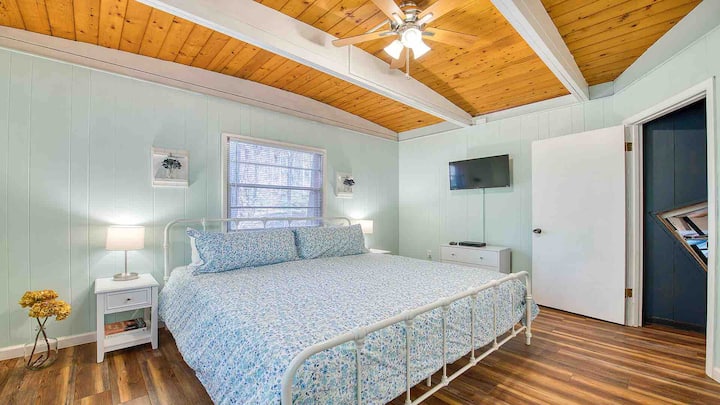 Ще заспите на този невероятен матрак с мемори пяна с невероятно меко и топло спално бельо.