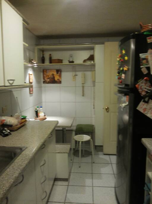 Cocina con comedor de diario, Refrigerador, microondas, lavadora
