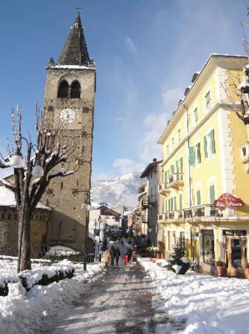 L'ingresso pedonale al borgo storico di Saint Vincent