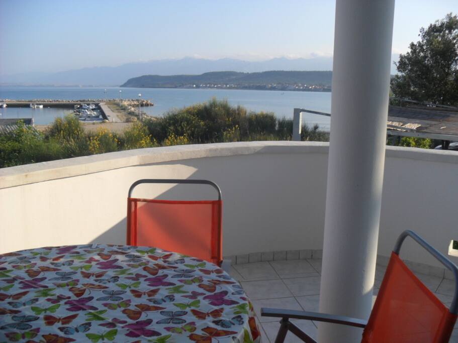 sea view (house and surroundings)