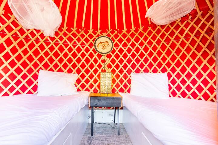 Eco Twin Yurt - กระโจมทรงกลมขนาดเล็กที่สองพร้อมเตียงแฝด