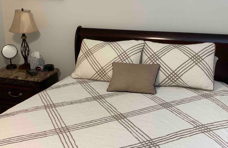 Crashpad close to the airport