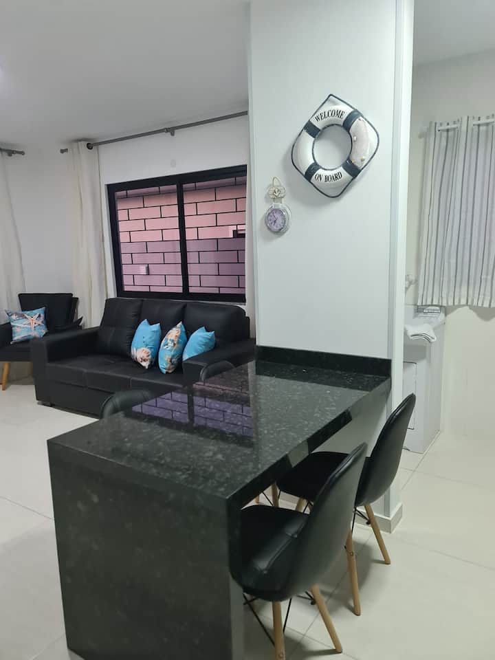 Potpuno opremljena kuhinja s prekrasnim pogledom na planine...