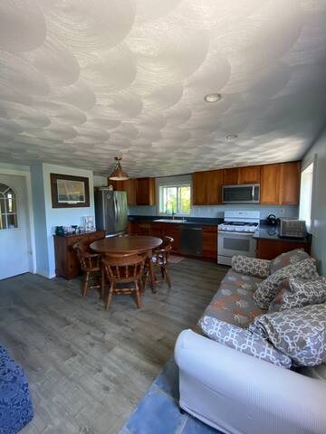 The Tides Lower Apt. gallery image 4