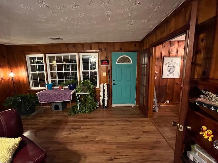 Charming Lake House With Fire Pit - Carrollton, GA