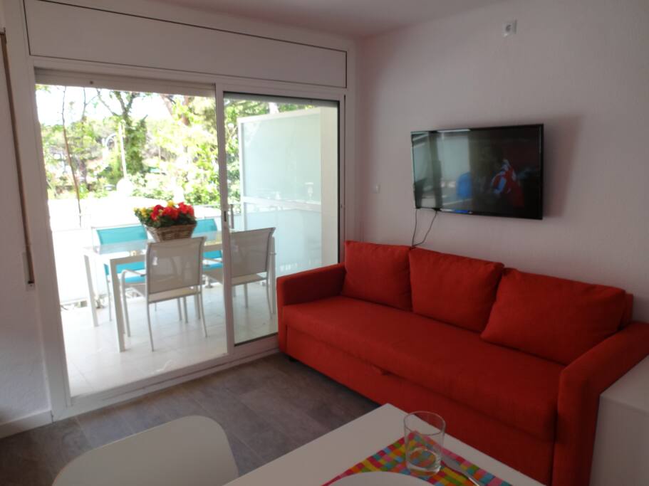 SALON, CON SALIDA A LA TERRAZA