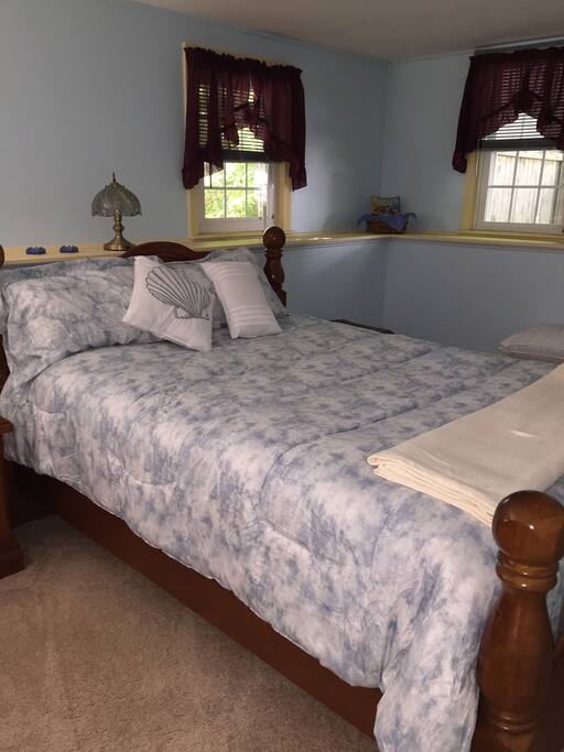 Sleep accommodations with FIOS TV WI FI available Queen bed in room near private bath