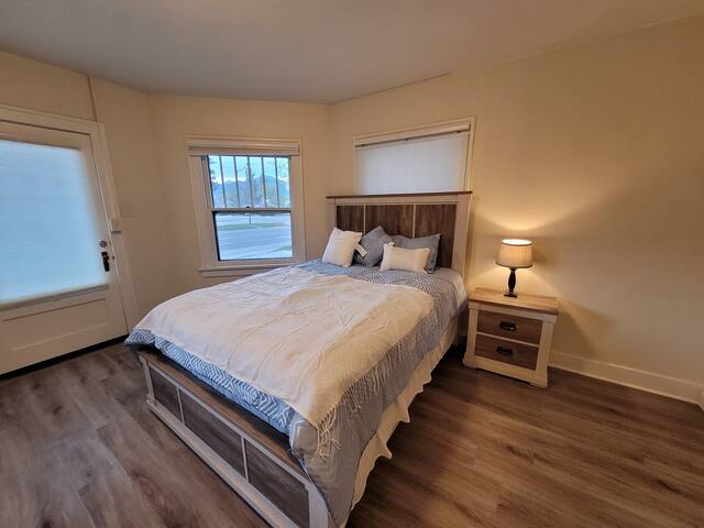 Historical 5 bed House in Downtown on Main Street gallery image 3