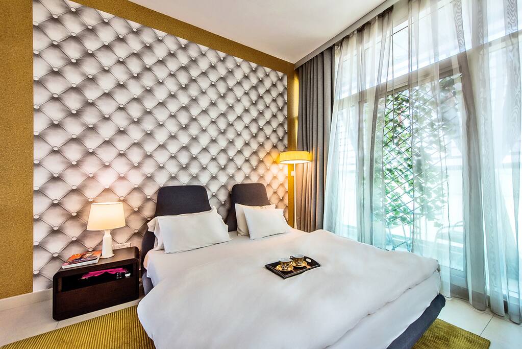"It was my second stay at Saeeda's apartment. It was quiet and we had very comfortable sleep. Everything was great from check in to check out all was smooth. Apartment is very neat and clean with a large space that fit my family of 4.", Julia