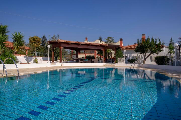 Villa with Private Pool in Puglia for 8 people gallery image 5