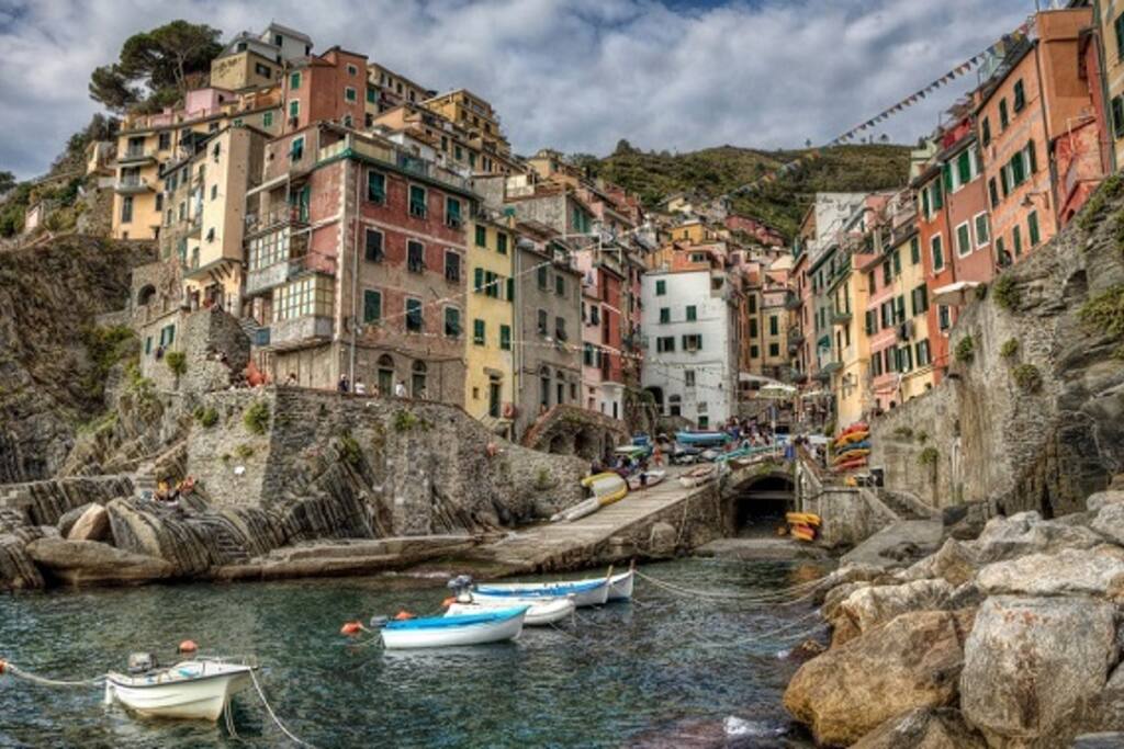 Creative Apartments To Rent In Cinque Terre Italy with Luxury Interior Design