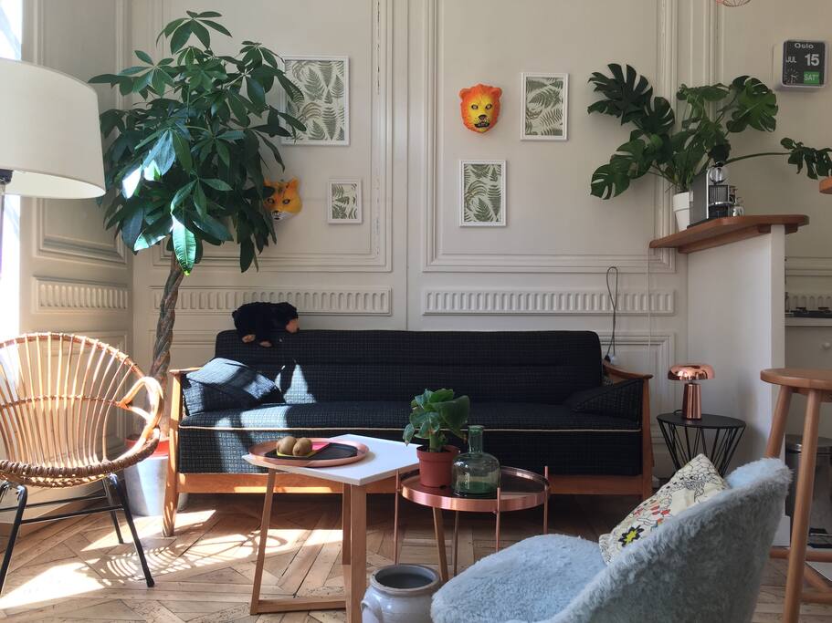 Le salon, cosy et confortable.