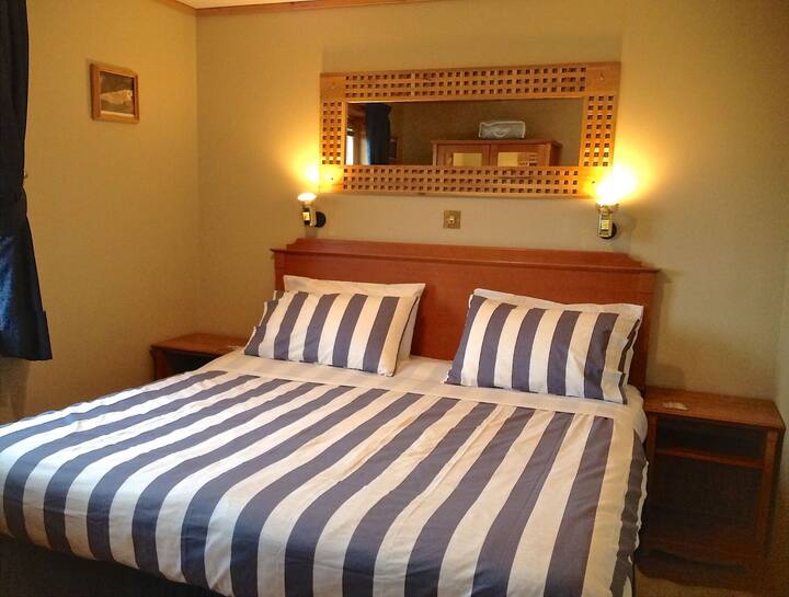 Cama tamaño king suntuosa