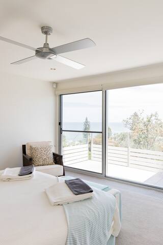 Luxury Inside and Out at Whale Drive in Sunshine Beach gallery image 3