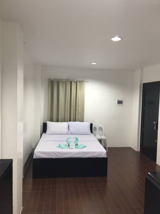 Queen Bedroom
