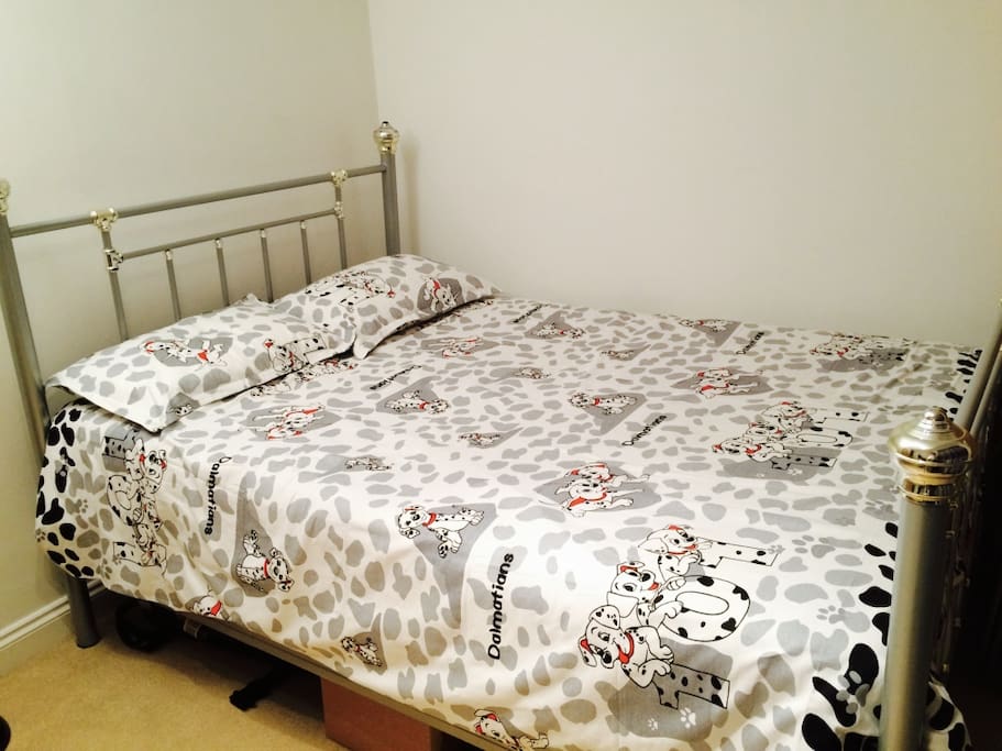 Photo1: Double Bed