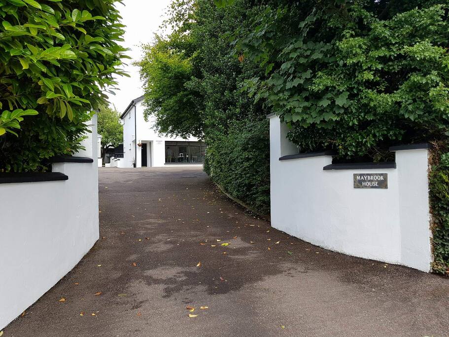 Entrance in Ardnashee Park. Private parking for 10 cars.