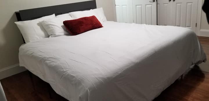 Dormitorio principal con cama king size