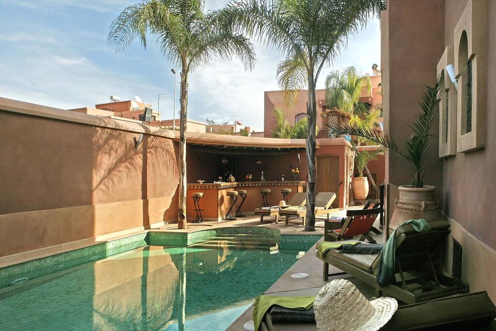 Swimming pool and bar