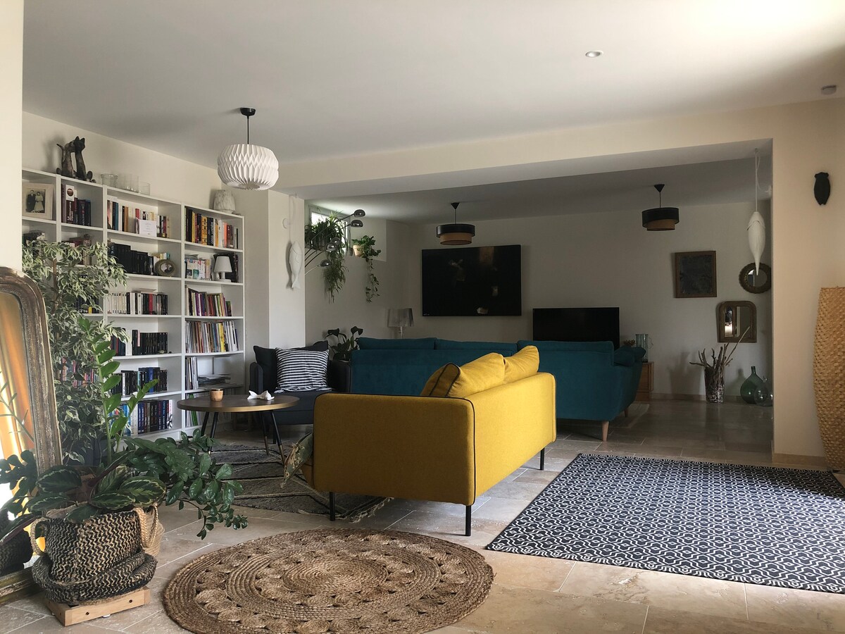 Annonce Airbnb populaire: Mas La Juliette à Pernes Les Fontaines