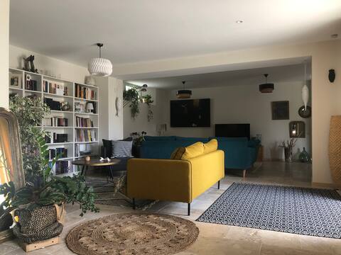 Annonce Airbnb populaire: Mas La Juliette à Pernes Les Fontaines