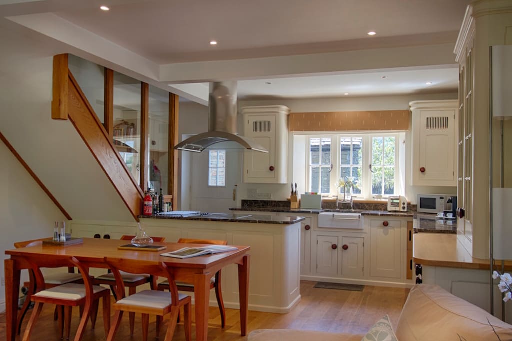 Open plan kitchen and dining area