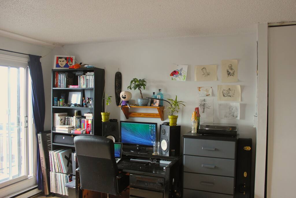 Plenty of desk space. Plug in your computer to the monitor for netflix, or hook up your phone/computer to use speakers. There's also a turntable and an xbox.