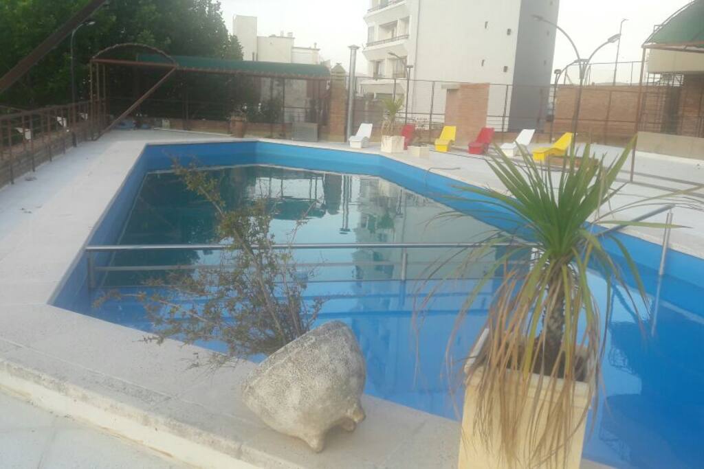 Pileta con agua climatizada