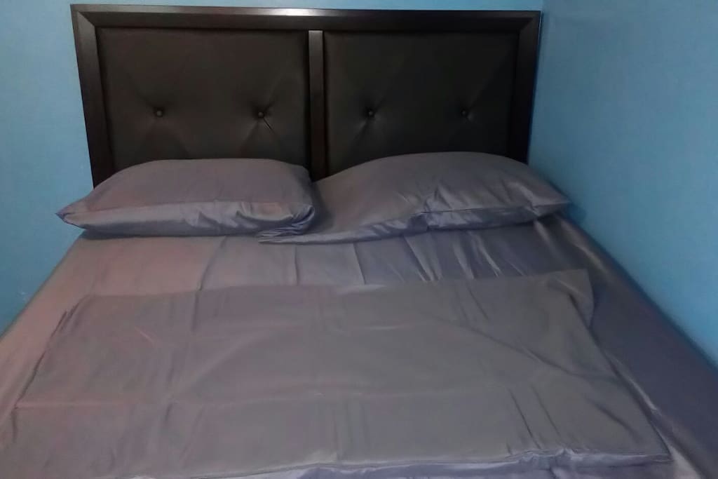 Queen bed