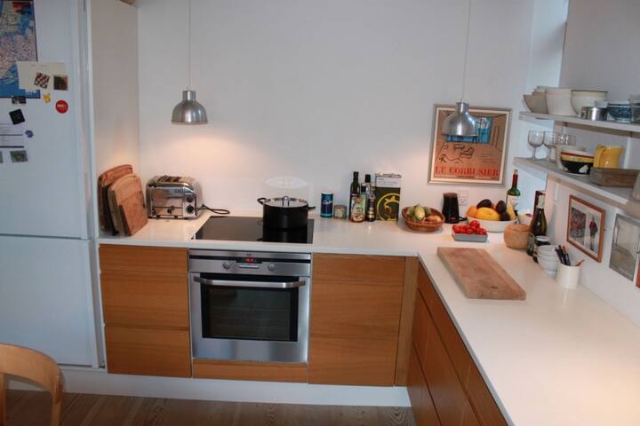 Bright and beautiful apartment in a charming area gallery image 4