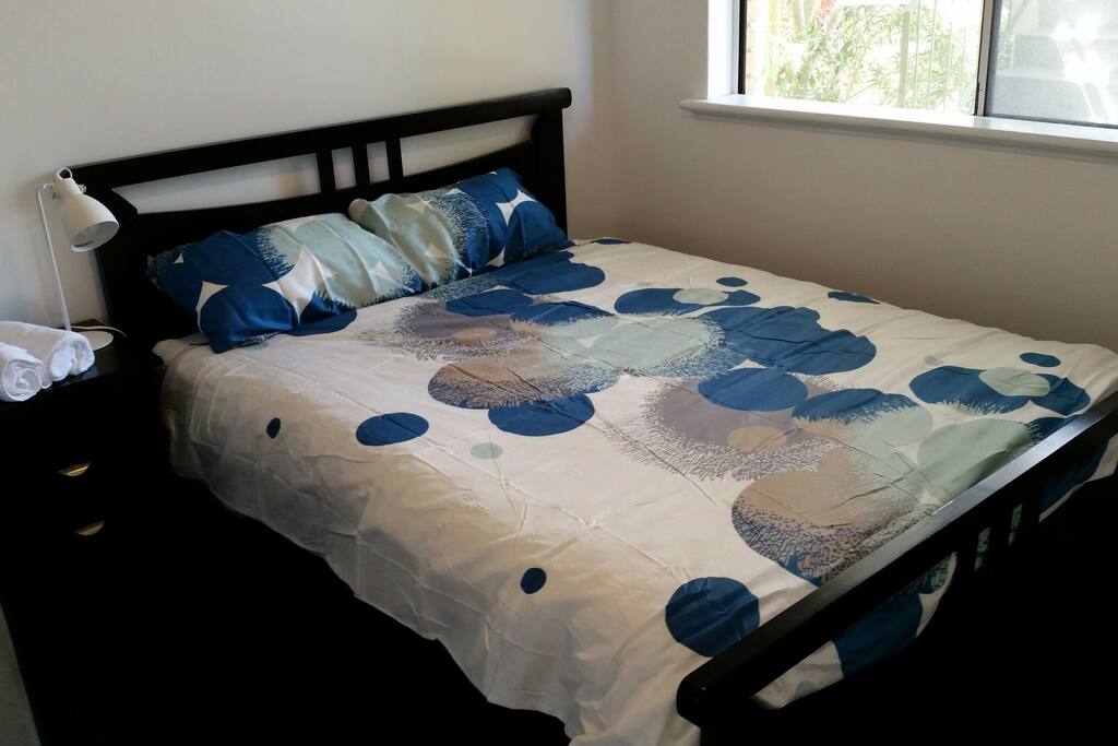 2nd bedroom