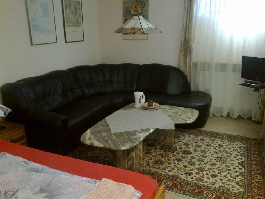 Large corner leather.