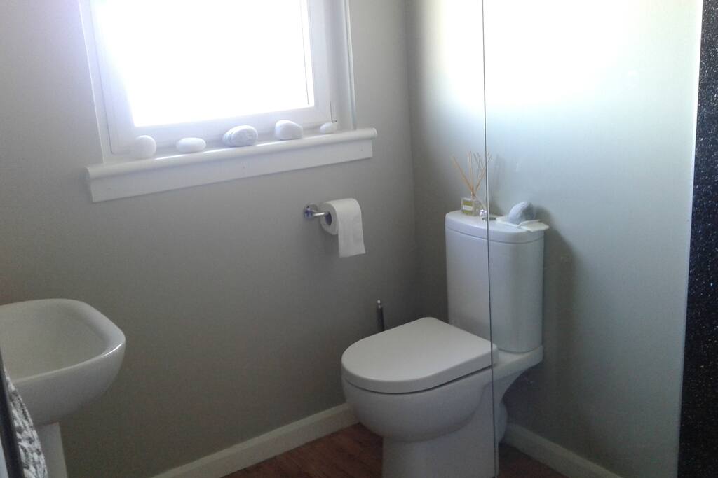 Walk in shower en-suite